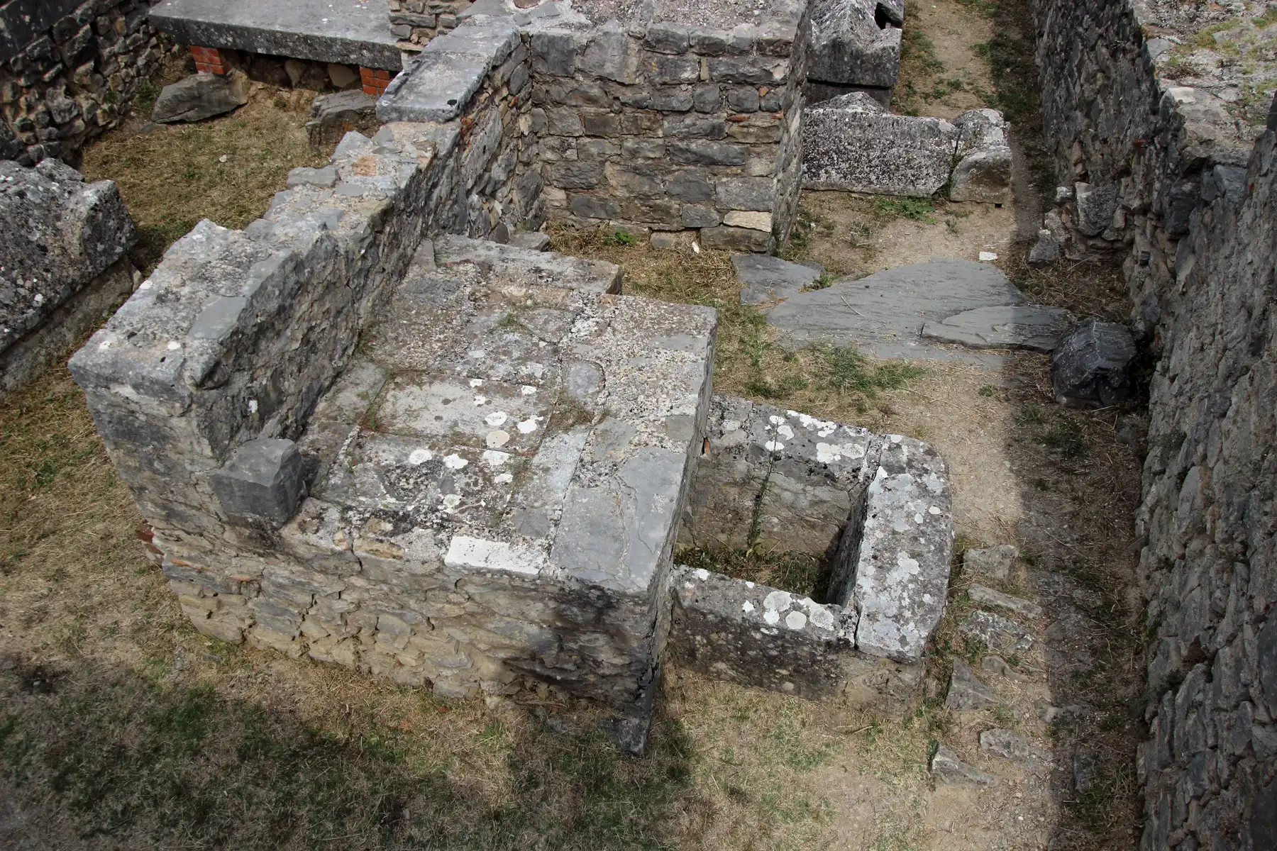 Guida turistica - visite guidate:Salona - la Tomba di  st. Domnio